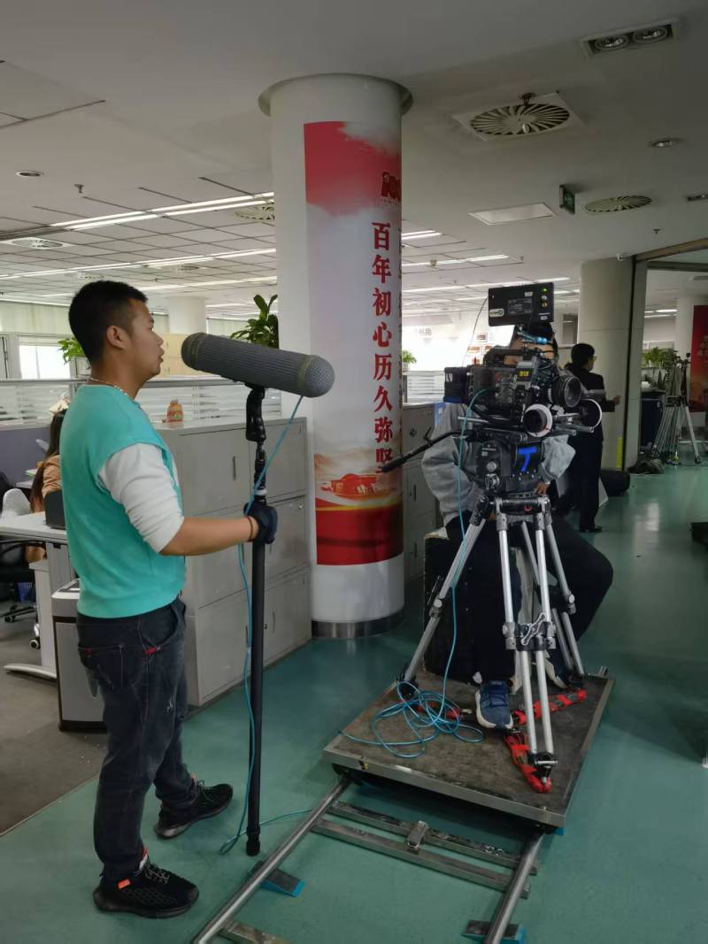 鹰手营子矿区广告片拍摄：用故事化表达传递品牌温度，拉近与用户的距离！