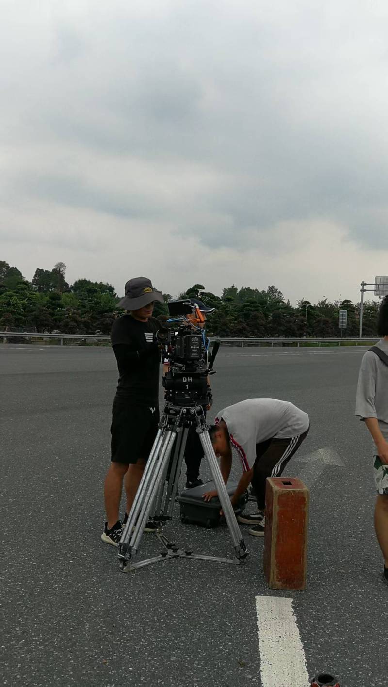 鹰手营子矿区TVC拍摄公司：唤醒集体记忆，构建跨代际沟通桥梁